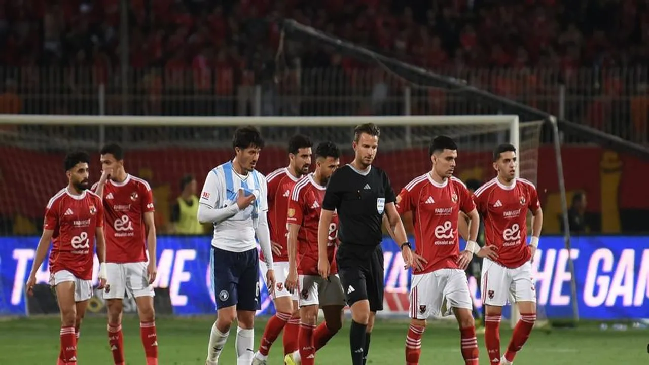 لاعب الأهلي يضغط للمشاركة أمام الزمالك.. اطلع على رسالته إلى كولر